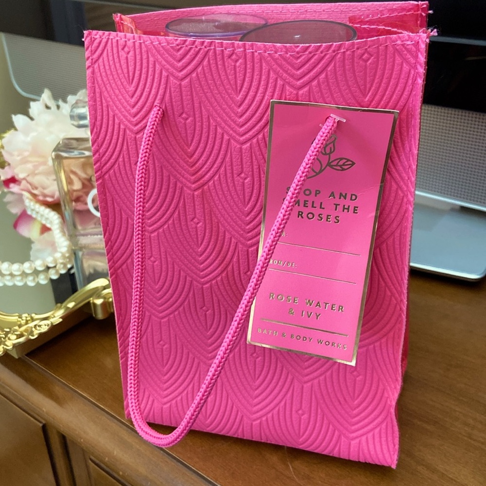 🆕 Bath & Body works Barbie pink mini bag